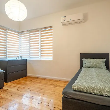Simple & Spacious 2 Bdr In Prime Location 公寓