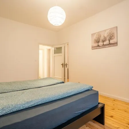 Simple & Spacious 2 Bdr In Prime Location 公寓 *
