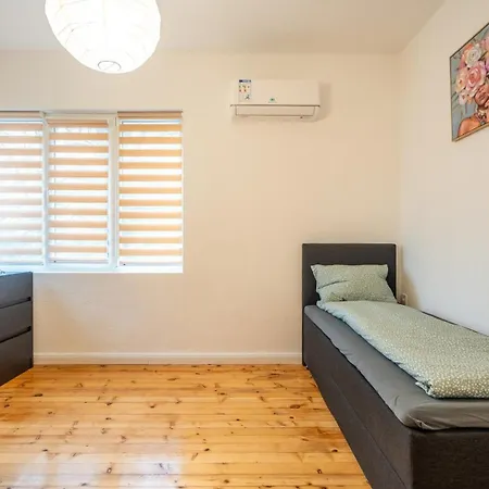 公寓 Simple & Spacious 2 Bdr In Prime Location *