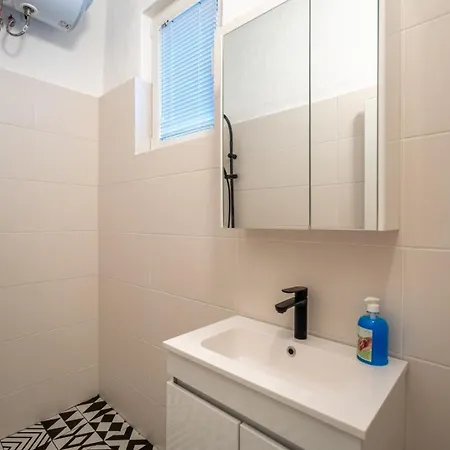 公寓 Simple & Spacious 2 Bdr In Prime Location *
